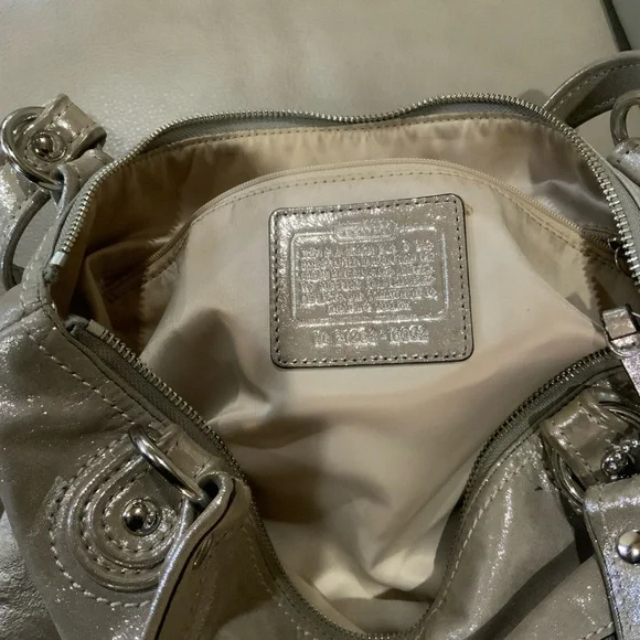 ❤️❤️ Coach Poppy Glam Tote Metallic❤️❤️ - Picture 6 of 9